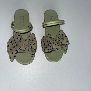 Parfait Kids Green Sandals with Bow